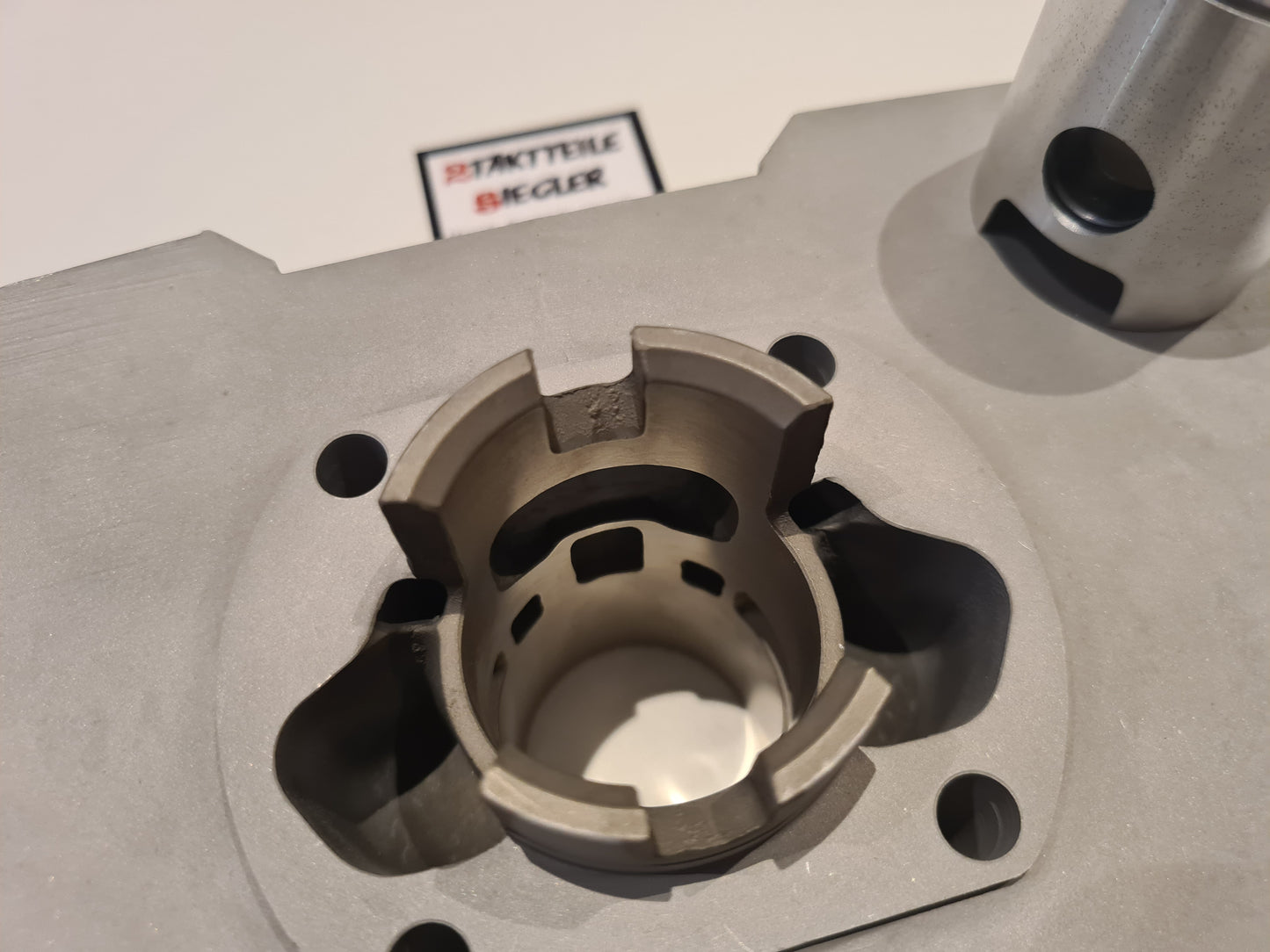 Athena Zylindersatz 55 ccm 44 mm Hub 40 mm Kolben 14 mm Kolbenbolzen Hercules Sachs